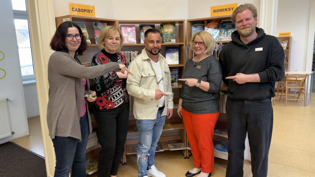 Milan Bindatsch s kolegy z pobočky v Příove